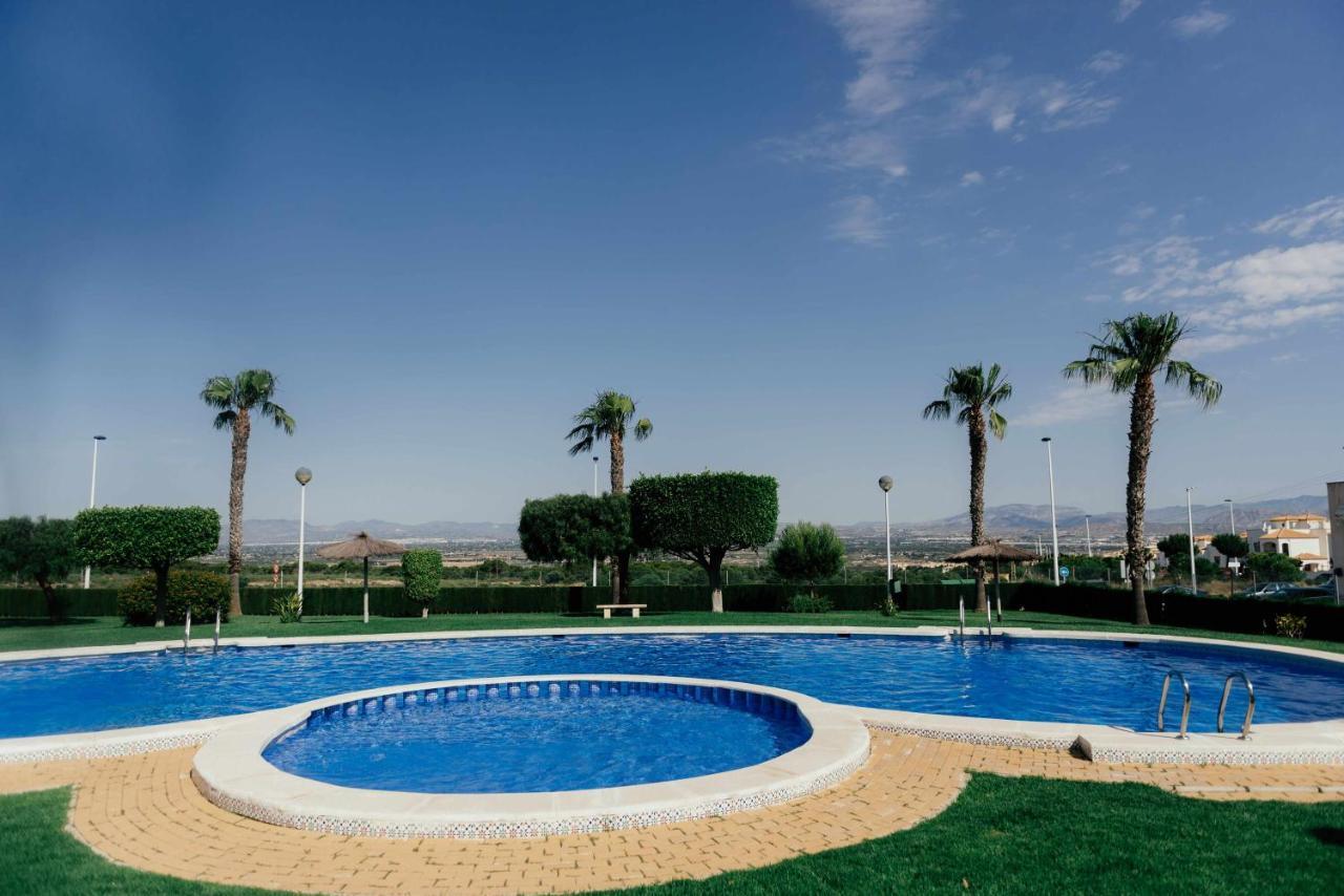 Stunning 2 Bedroom Apartment With Pool View Alicante Kültér fotó