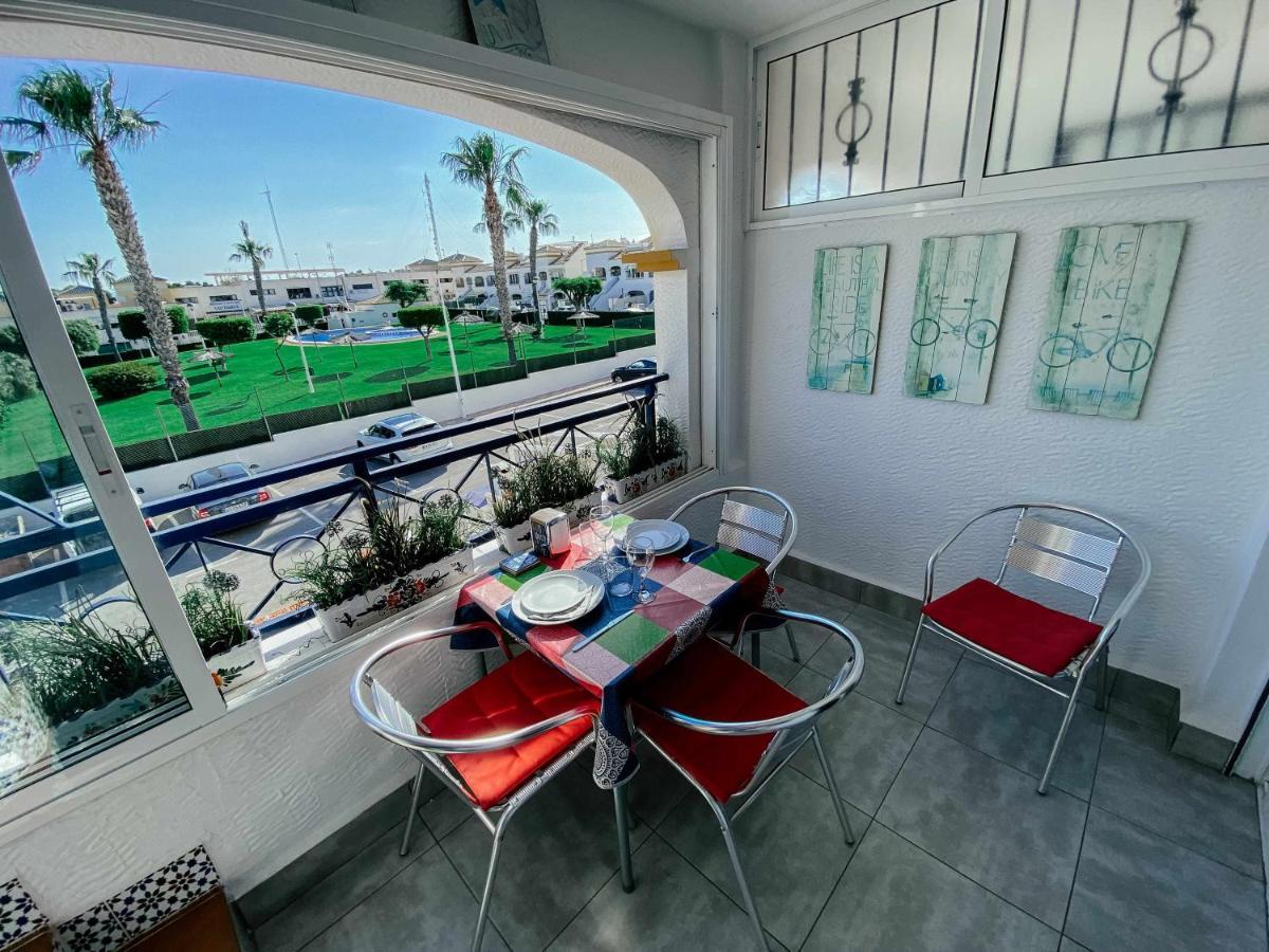 Stunning 2 Bedroom Apartment With Pool View Alicante Kültér fotó