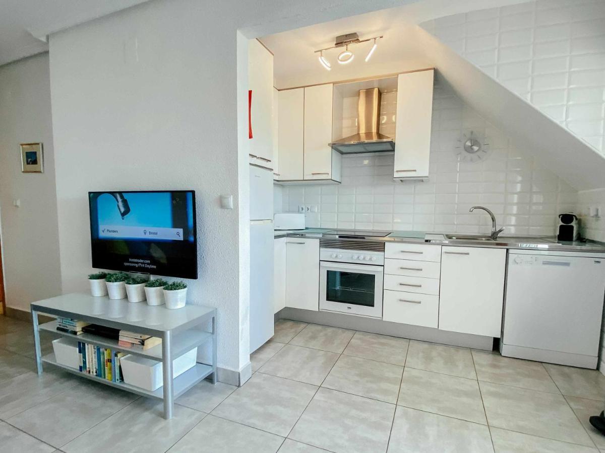 Stunning 2 Bedroom Apartment With Pool View Alicante Kültér fotó