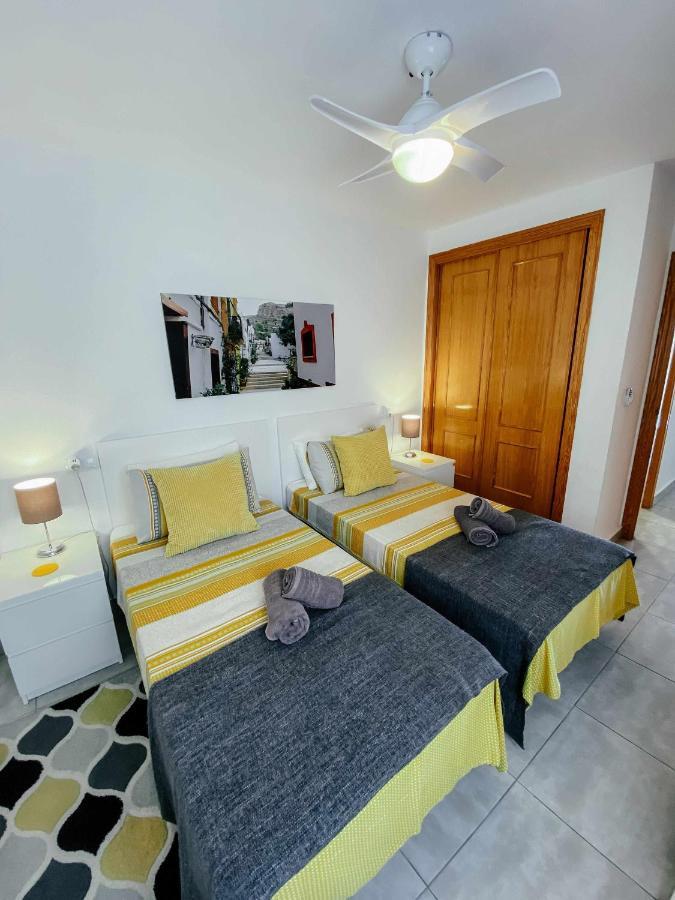 Stunning 2 Bedroom Apartment With Pool View Alicante Kültér fotó